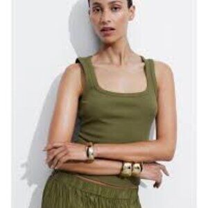 *last day - moving sale* &Other stories olive/khaki tanktop size M